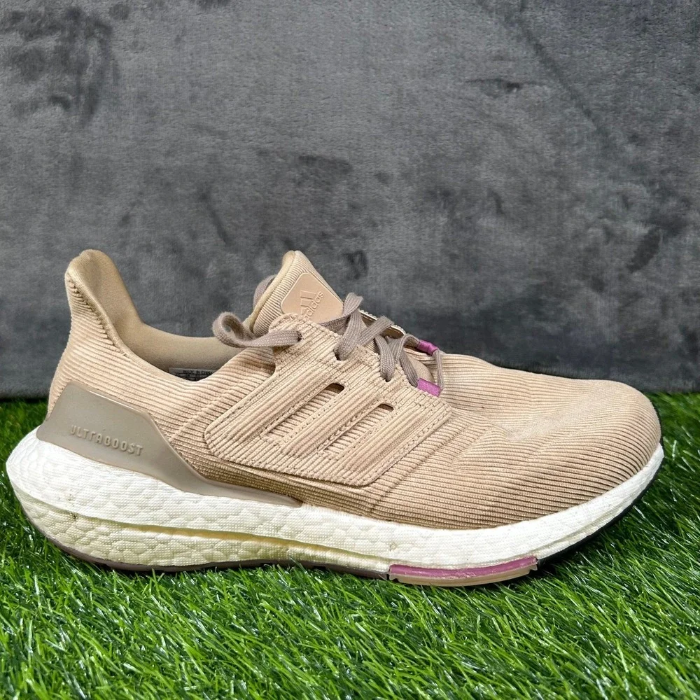 Adidas Ultraboost 22 Running Shoes Womens Size 9 Beige Corduroy Boost